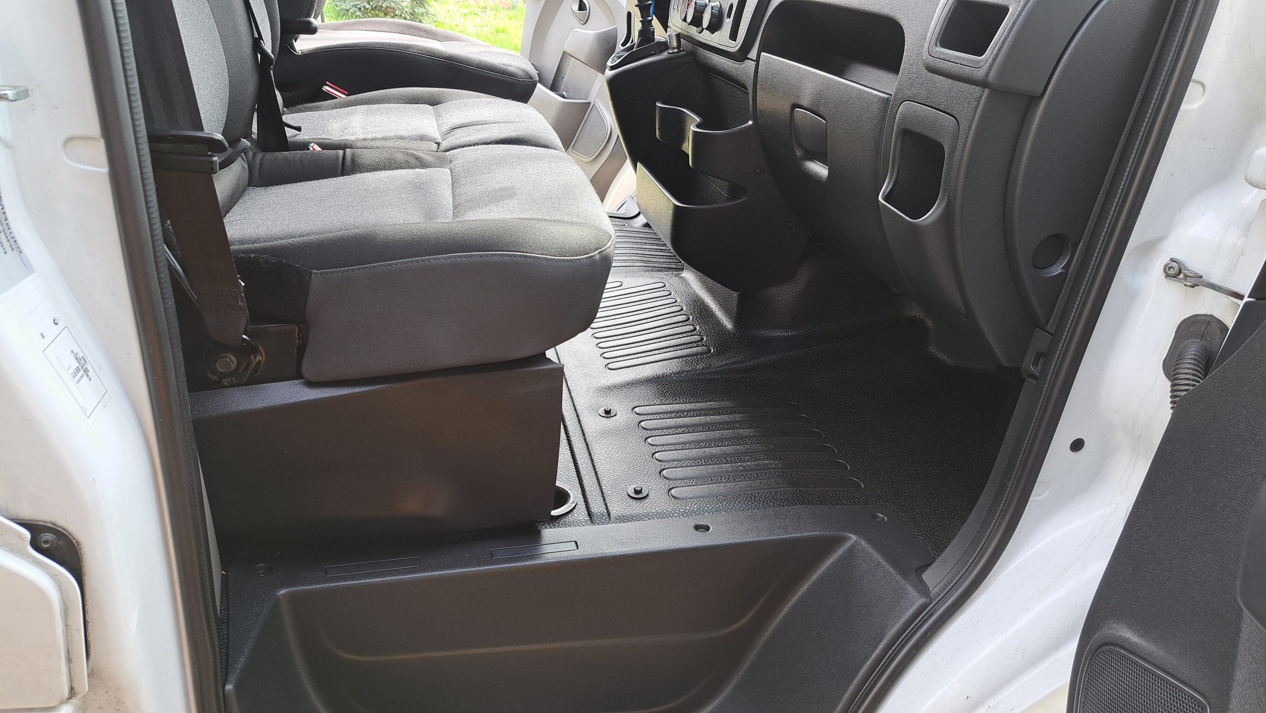 curatare auto oradea, detailing interior auto Oradea, detailing auto oradea, igienizare tapiterie auto Oradea, servicii detailing Oradea, curățare profesională interior auto